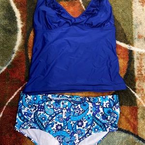 Women’s tie neck tankini